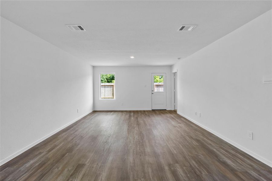 Spacious, unfurnished interior of a new home in The Canopies, Splendora (Image 14).