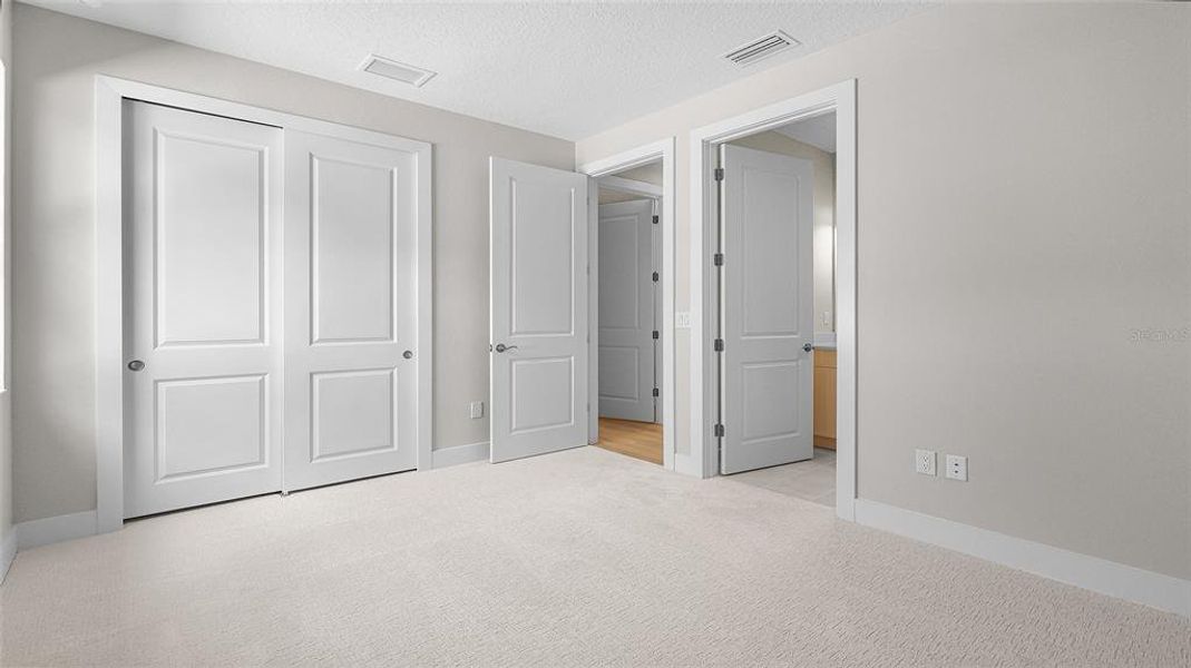Spacious, unfurnished interior of a new home in Woodland Preserve, Parrish (Image 26).
