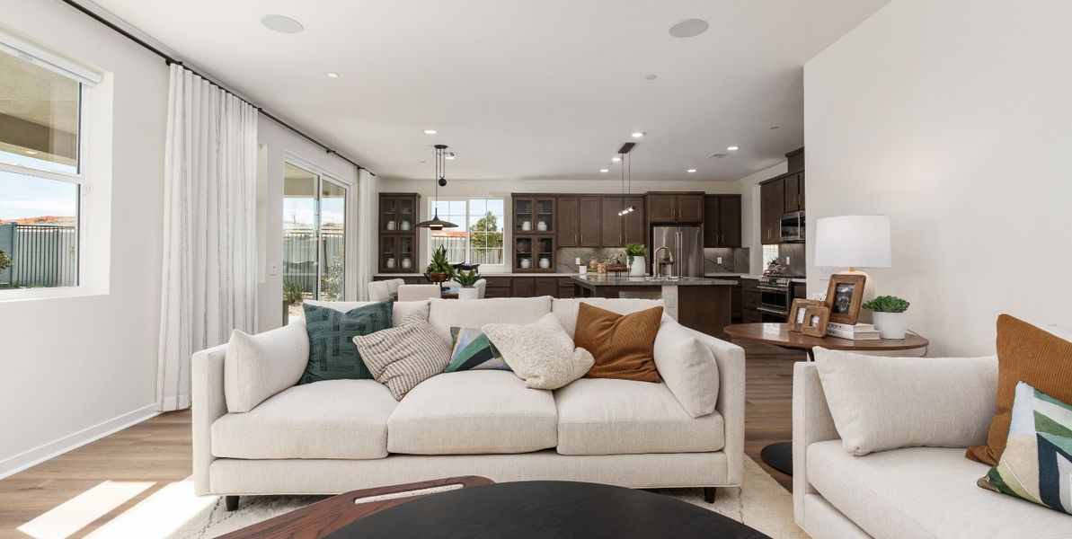 Horizon at Cascade Landing - 1440x724 (46)