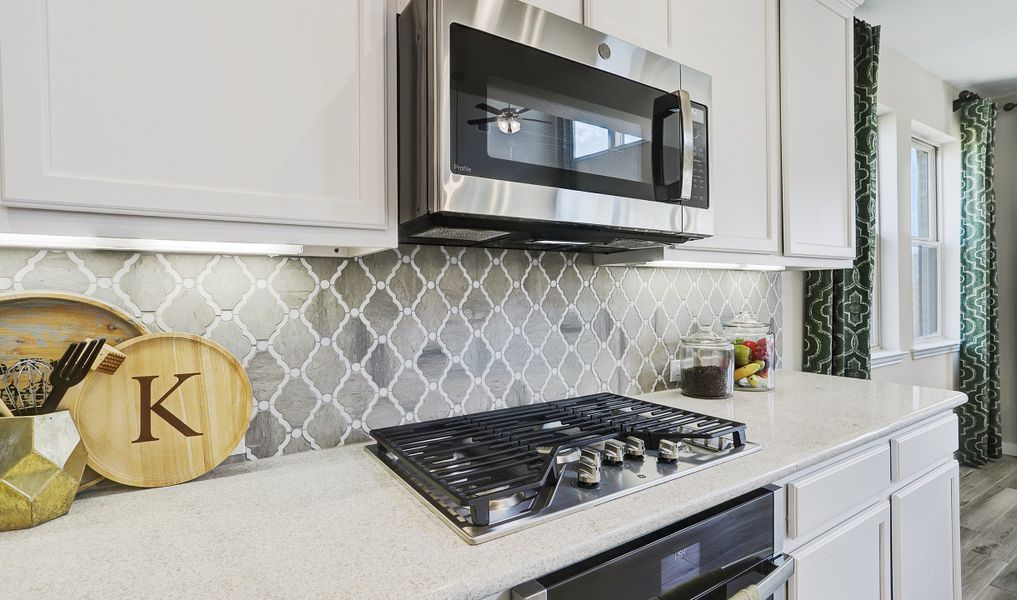 Decorative backsplash in kitchen