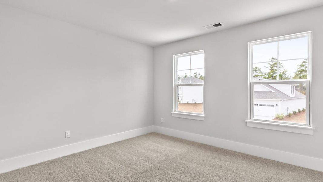 Spacious, unfurnished interior of a new home in Rolling Hills, Bolivia (Image 31).