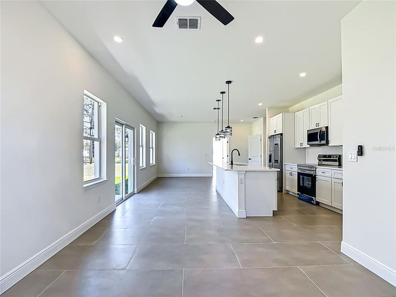 Spacious, unfurnished interior of a new home in , Lehigh Acres (Image 59).
