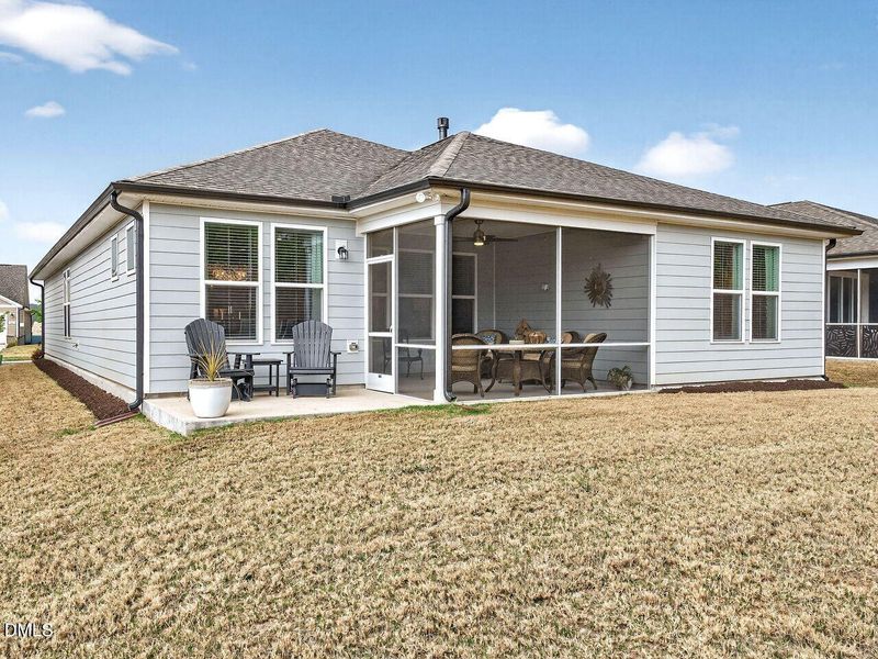 033-1280x960-back-of-home 033-1280x960-back-of-home