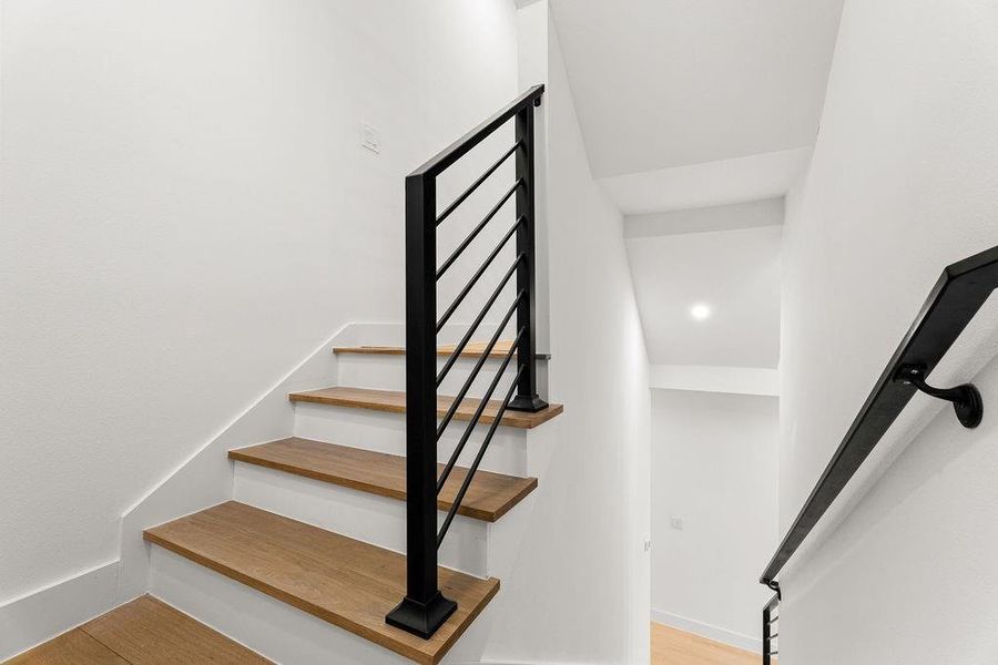 Spacious, unfurnished interior of a new home in , Dallas (Image 33).