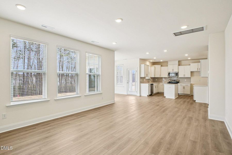 5-web-or-mls-Sugar Pne Dr-S0602-005