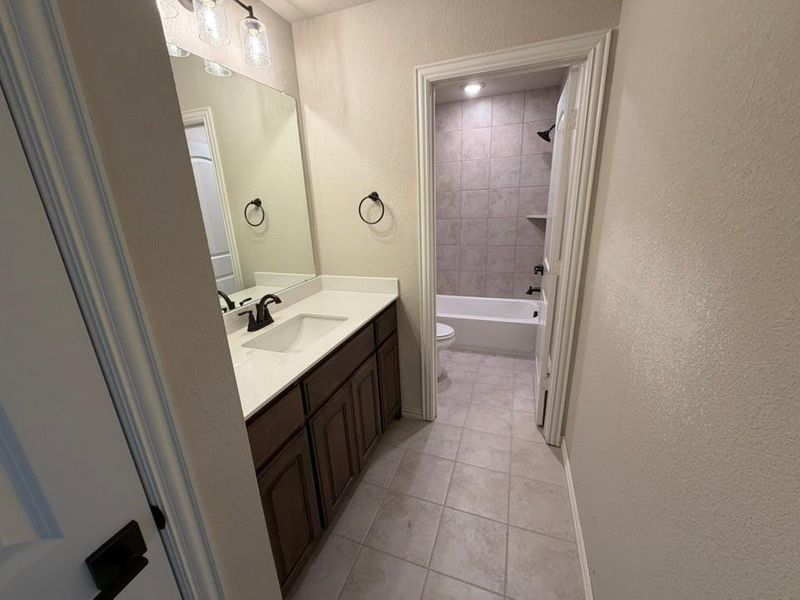 Furnished interior view inside a new home in Waterford Park, Weatherford (Image 7). Furnished interior view inside a new home in Waterford Park, Weatherford (Image 7).