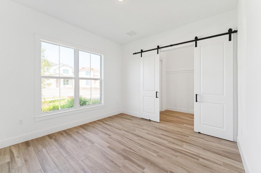 Spacious, unfurnished interior of a new home in , Stuart (Image 23).