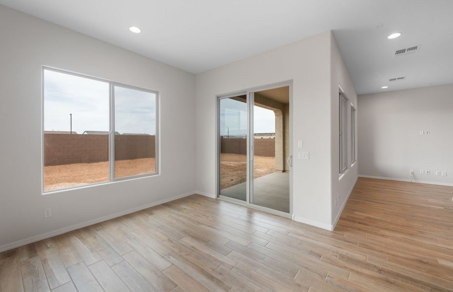 Spacious, unfurnished interior of a new home in Artisan at Asante, Surprise (Image 23).