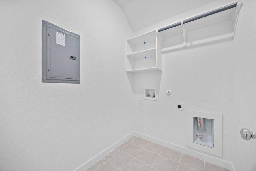 Spacious, unfurnished interior of a new home in Prairie Winds, Hutto (Image 21).
