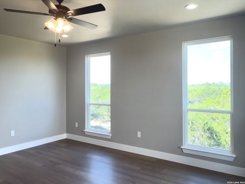 Spacious, unfurnished interior of a new home in , Canyon Lake (Image 12).