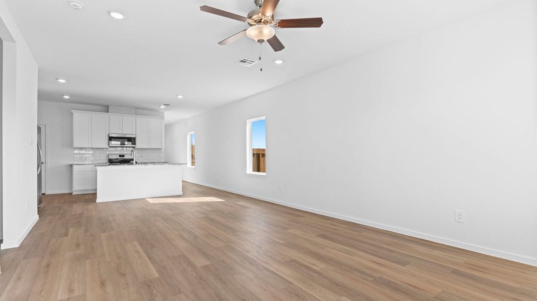 Spacious, unfurnished interior of a new home in Lakes at Westland Ranch, League City (Image 9). Spacious, unfurnished interior of a new home in Lakes at Westland Ranch, League City (Image 9).