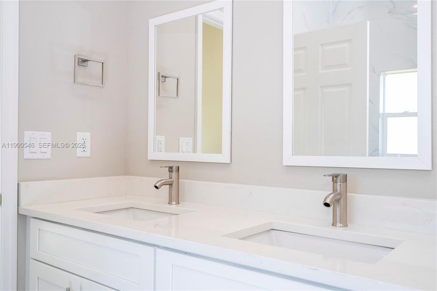 Close-up of interior finishes inside a home in , Sebring (Image 24).