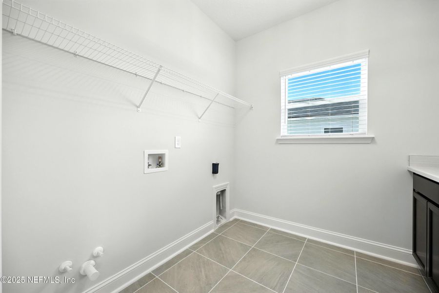 Spacious, unfurnished interior of a new home in Silver Landing At Silverleaf, St. Augustine (Image 32).