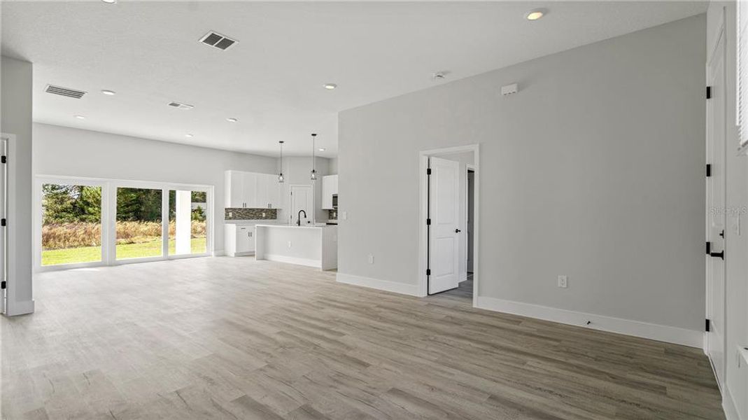 Spacious, unfurnished interior of a new home in , Ocala (Image 16).