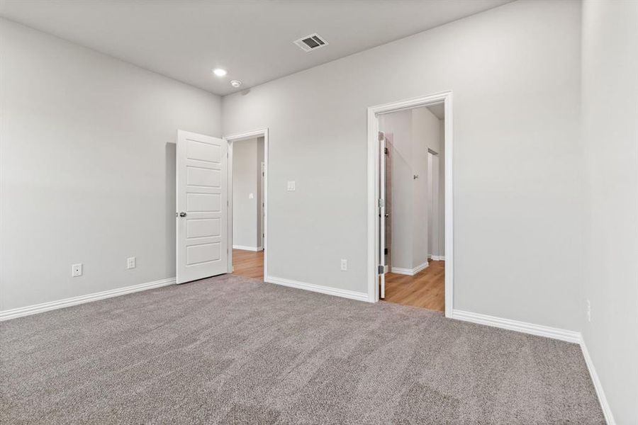 Spacious, unfurnished interior of a new home in Trails of Fossil Creek, Fort Worth (Image 26). Spacious, unfurnished interior of a new home in Trails of Fossil Creek, Fort Worth (Image 26).
