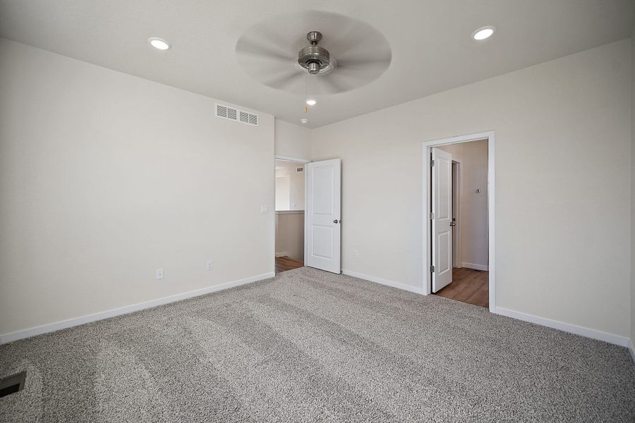 Spacious, unfurnished interior of a new home in Aspen Ranch, Fountain (Image 25).