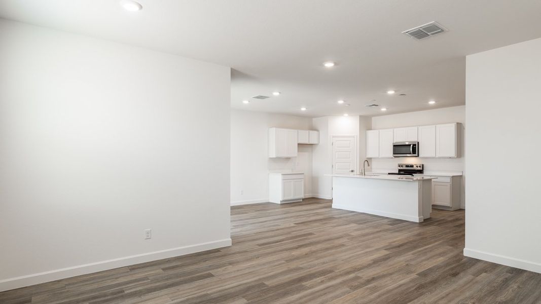 Spacious, unfurnished interior of a new home in Zanjero Pass, Waddell (Image 16).