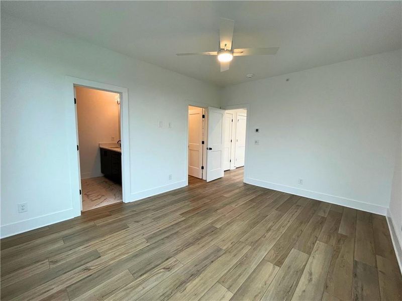 Spacious, unfurnished interior of a new home in , Atlanta (Image 5).