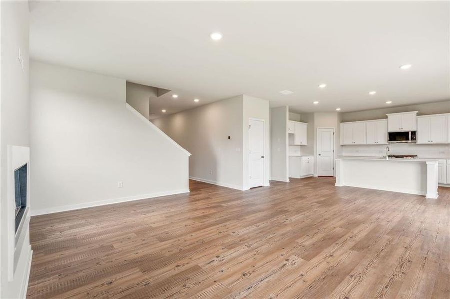 Spacious, unfurnished interior of a new home in Walker Grove, McDonough (Image 14).