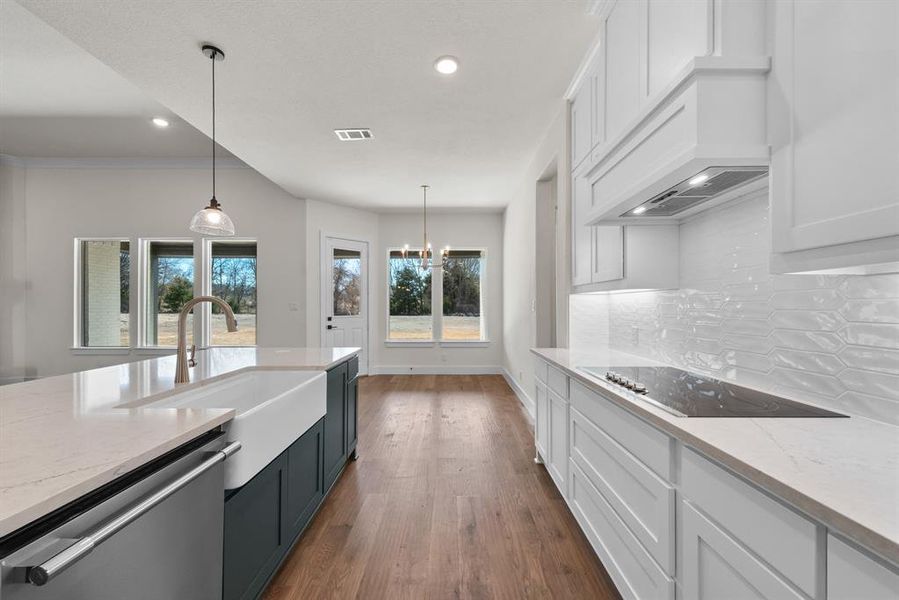 Furnished interior view inside a new home in King Crossing Estates, Van Alstyne (Image 15).