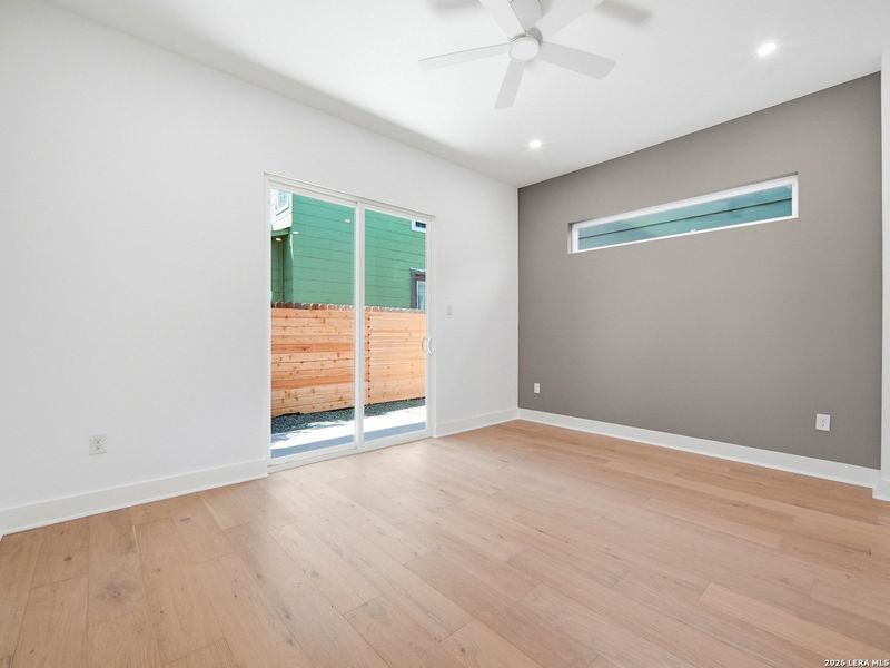 Spacious, unfurnished interior of a new home in , San Antonio (Image 15).