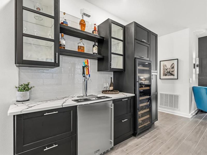Furnished interior view inside a new home in , Orlando (Image 8).