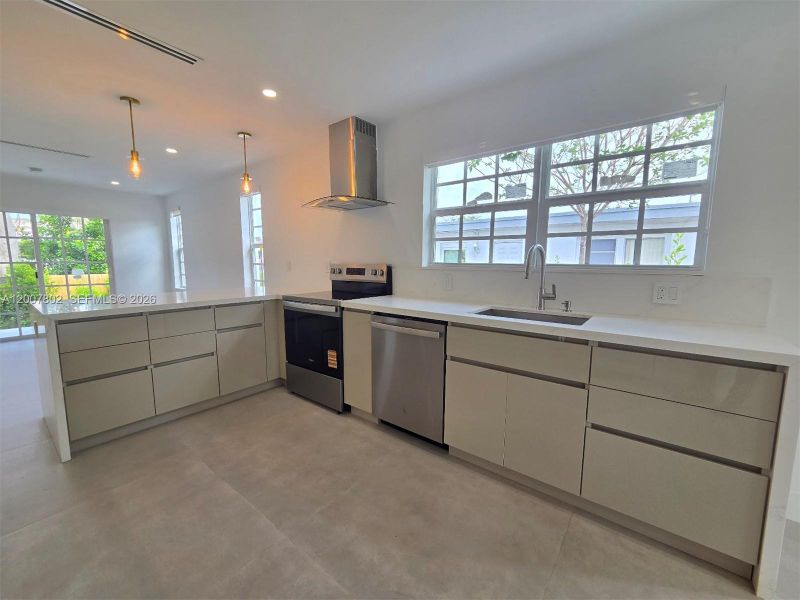 Furnished interior view inside a new home in , West Palm Beach (Image 5).