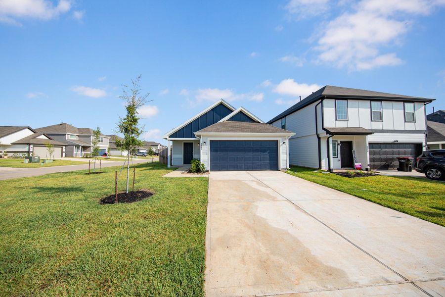 Image 22 of a home in River's Edge.