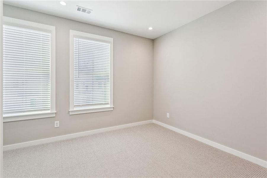 Spacious, unfurnished interior of a new home in , Atlanta (Image 12).