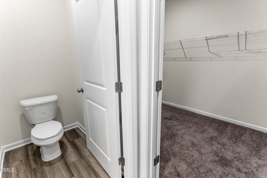Water Closet & Walk-In Closet Water Closet & Walk-In Closet