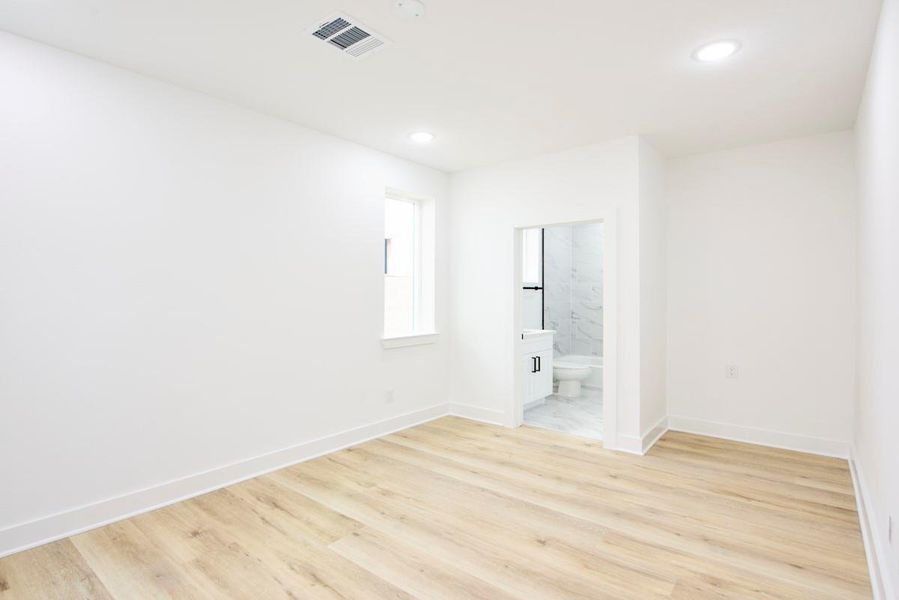 Secondary bedtoom 1st floor Secondary bedtoom 1st floor