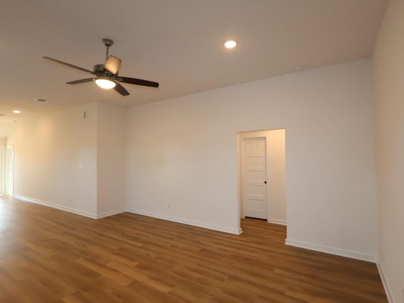 Spacious, unfurnished interior of a new home in Wildrye, Waller (Image 22).