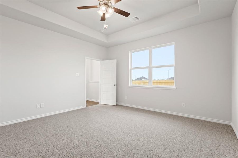 Spacious, unfurnished interior of a new home in Rocky Creek Crossing, Fort Worth (Image 35).