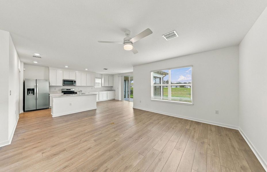 Spacious, unfurnished interior of a new home in Twisted Oaks, Wildwood (Image 23). Spacious, unfurnished interior of a new home in Twisted Oaks, Wildwood (Image 23).