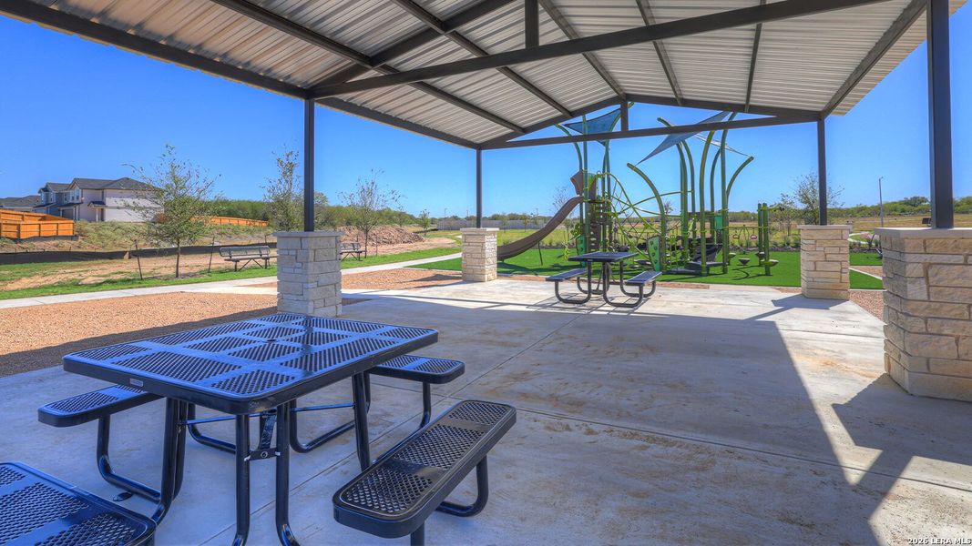 Community amenities in Ladera, Luling (Image 10).