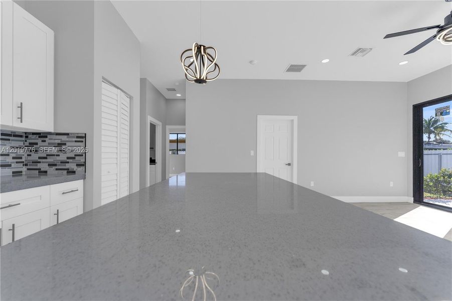 Spacious, unfurnished interior of a new home in , Fort Lauderdale (Image 24).