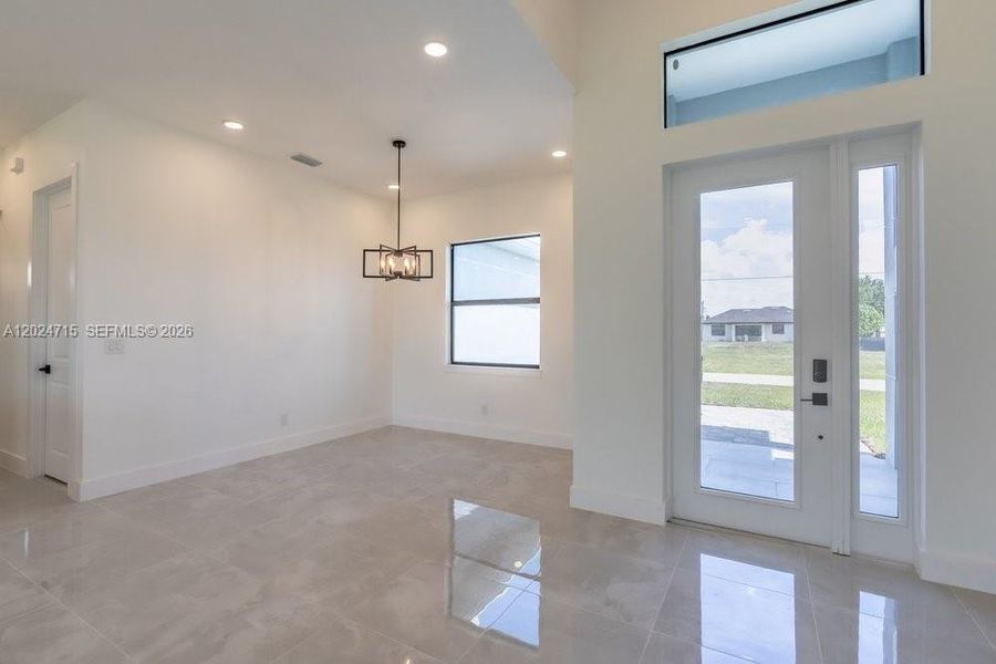 Spacious, unfurnished interior of a new home in , Lehigh Acres (Image 18).