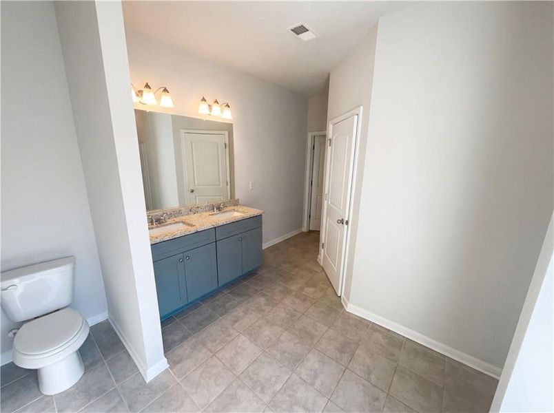 Furnished interior view inside a new home in , Grantville (Image 8).