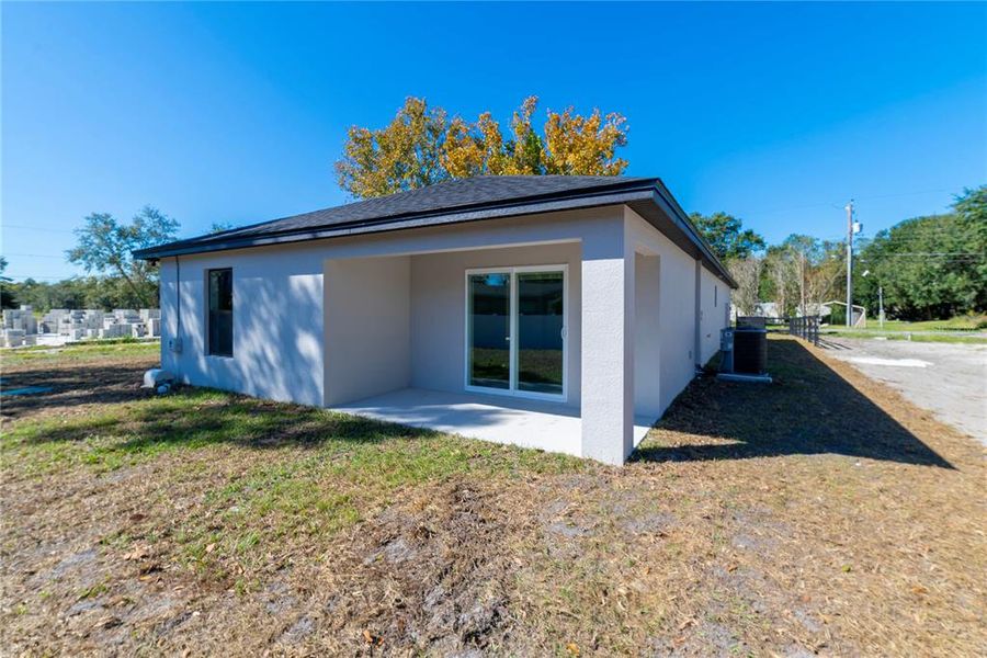 Exterior details and patio area of a home in , Lakeland (Image 30).