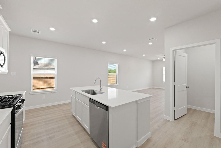 Furnished interior view inside a new home in River Ranch Trails, Dayton (Image 10).