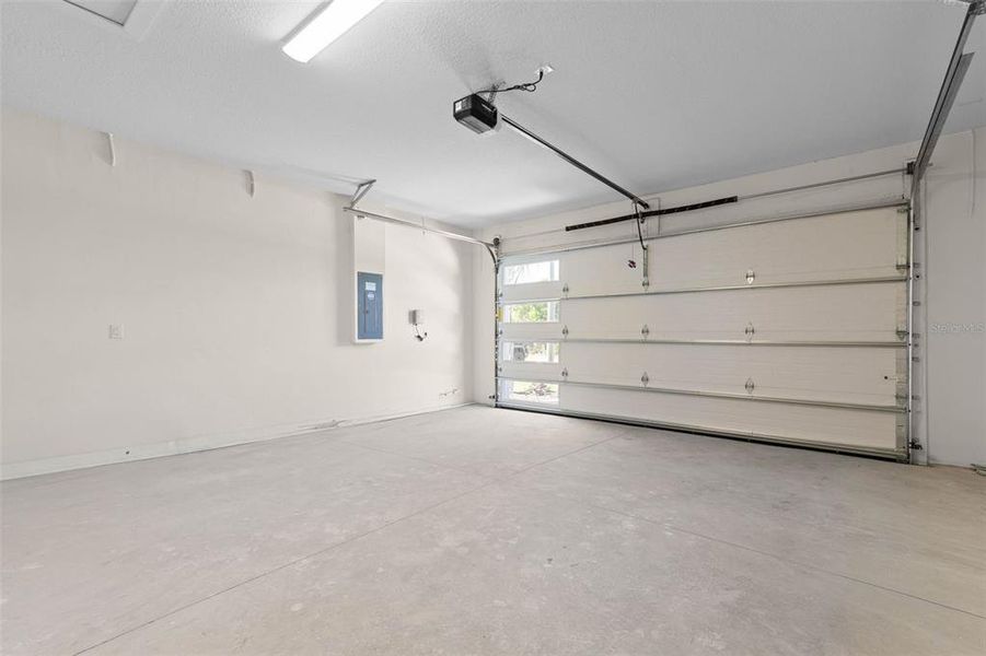 Spacious, unfurnished interior of a new home in , Palm Coast (Image 30).