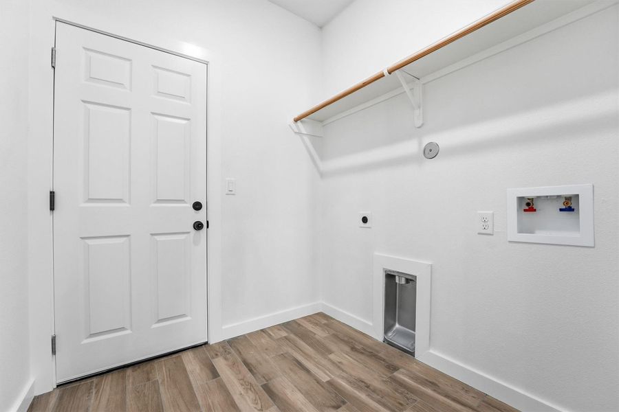 Spacious, unfurnished interior of a new home in , Conroe (Image 21). Spacious, unfurnished interior of a new home in , Conroe (Image 21).