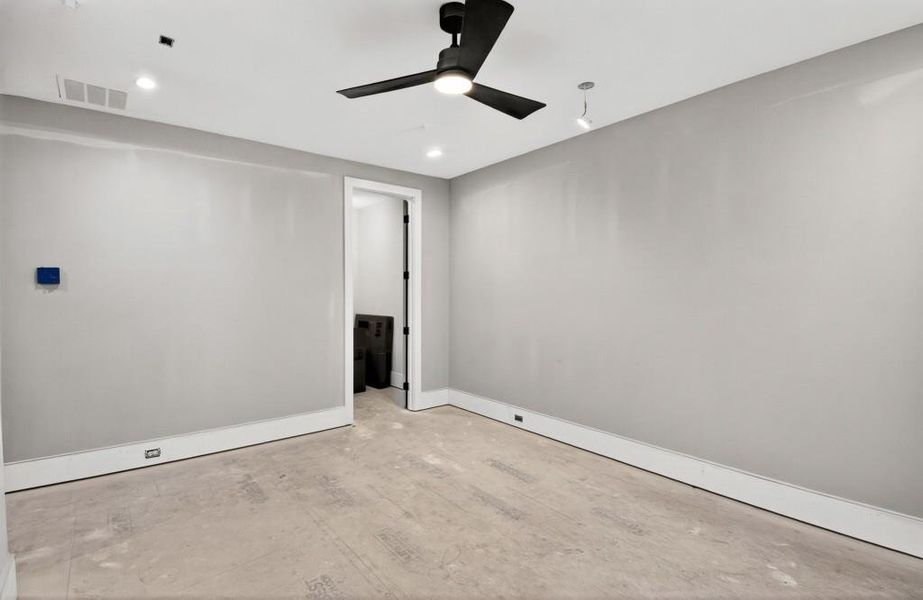 Spacious, unfurnished interior of a new home in , Atlanta (Image 19).
