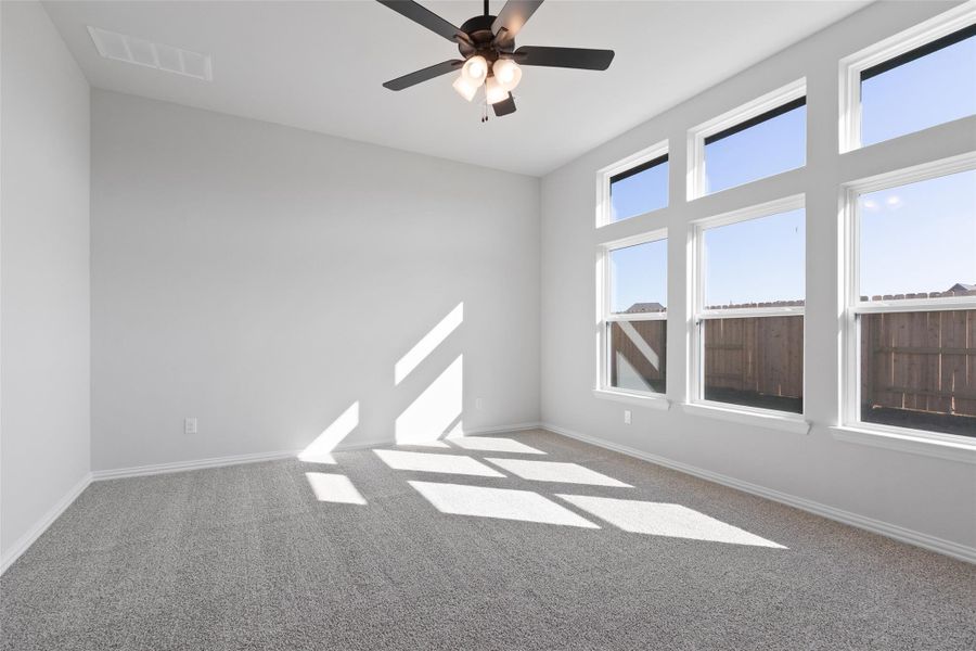 Spacious, unfurnished interior of a new home in Oakwood Estates, Waller (Image 21).