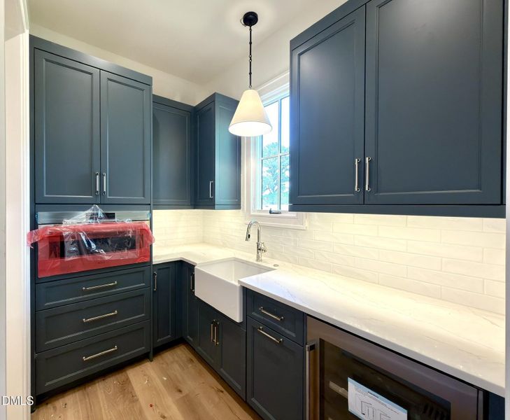 55D7B382-7658-4FB4-BDEB-7B78B3E712FF_1_1