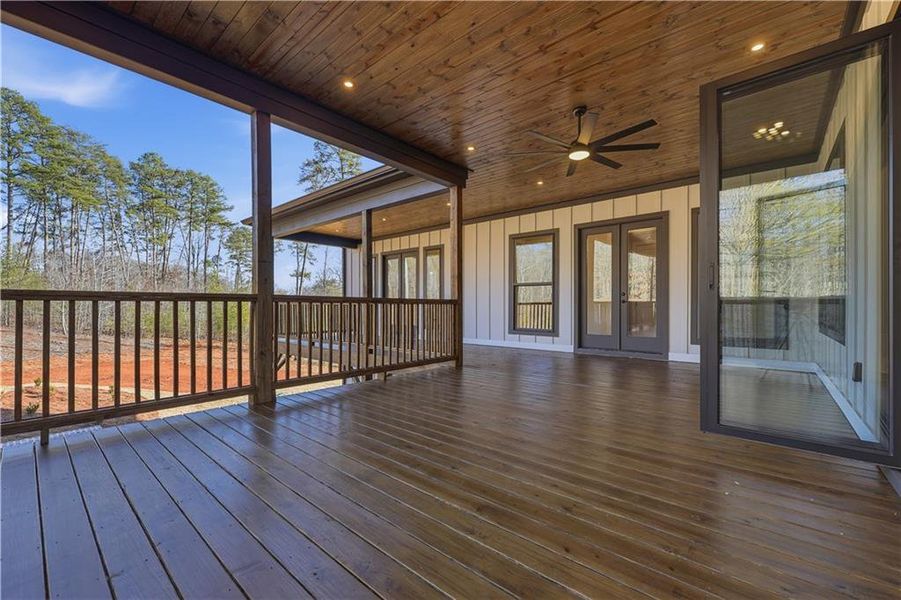 Exterior details and patio area of a home in , Gainesville (Image 32).
