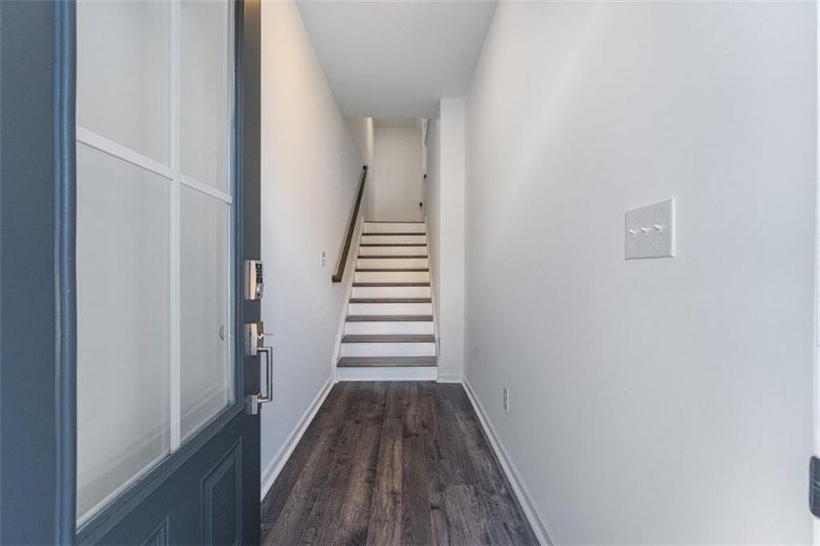 Spacious, unfurnished interior of a new home in Auburn Glen, Dacula (Image 14).