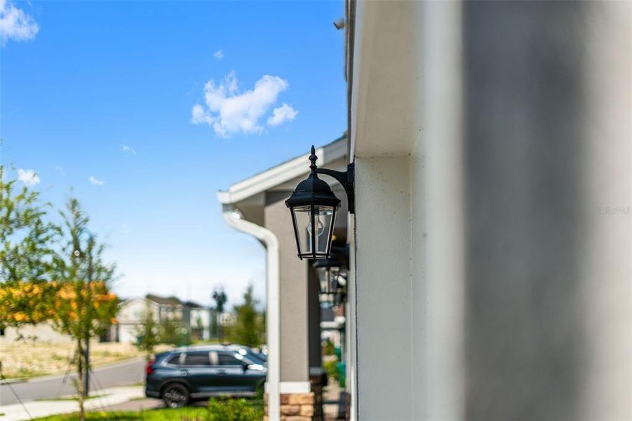 Exterior details and patio area of a home in , Deland (Image 3).