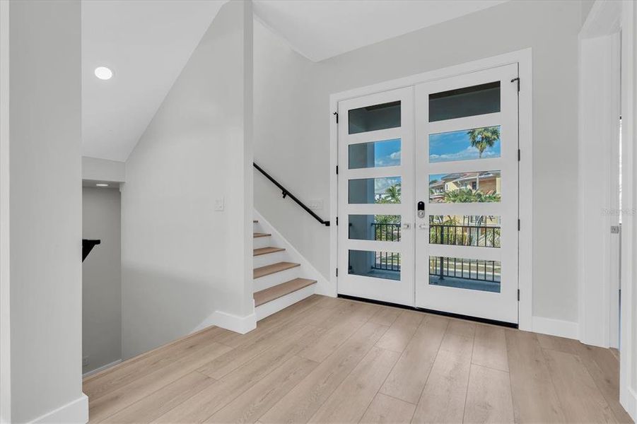 Spacious, unfurnished interior of a new home in , St. Petersburg (Image 21).