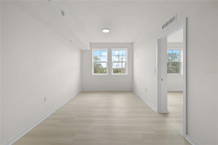 Spacious, unfurnished interior of a new home in , Orlando (Image 18).
